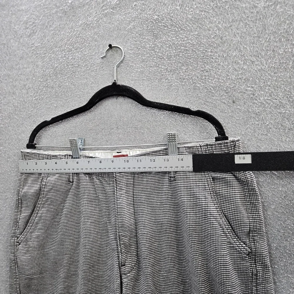 Levi's Men Pants L/G Black Check Chino Button Relaxed Logo